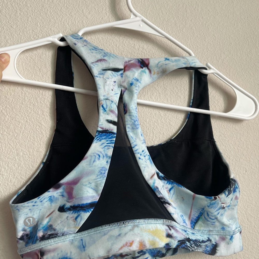 Lululemon invigorate sports bra size 6